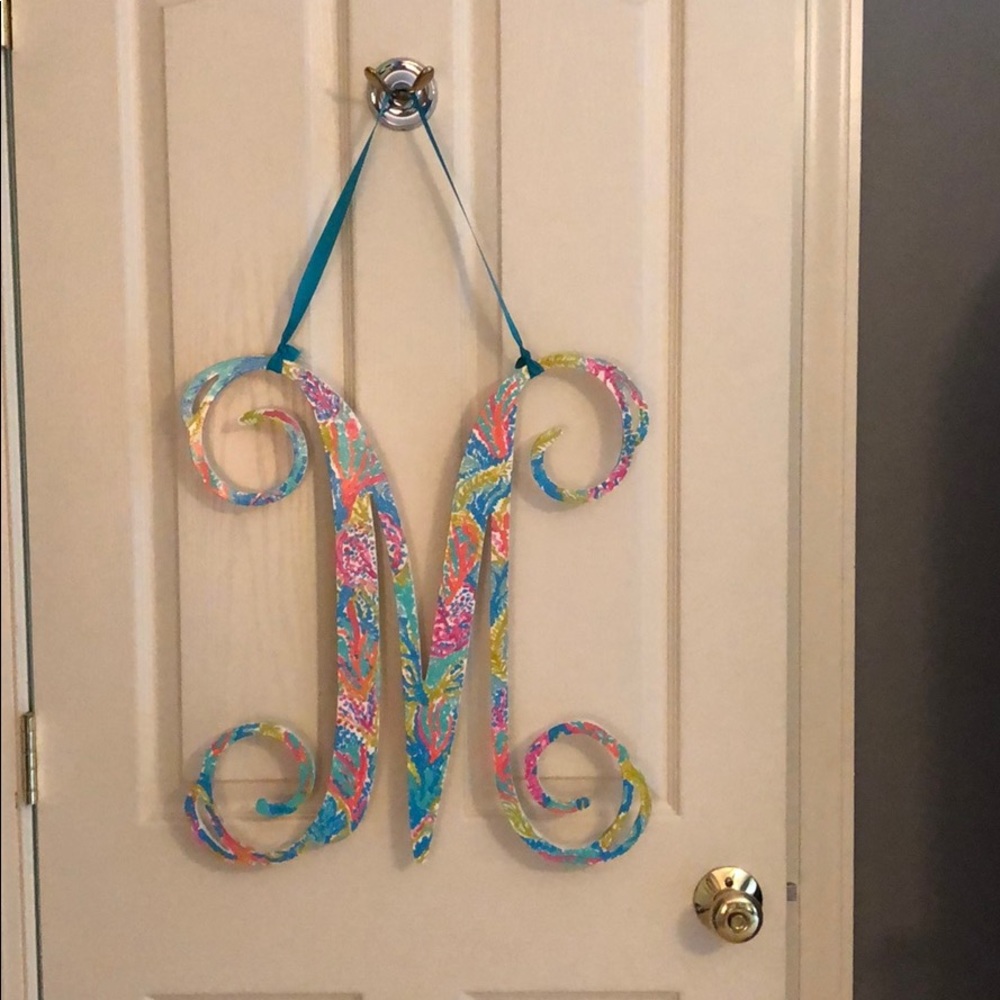 Wall hanger